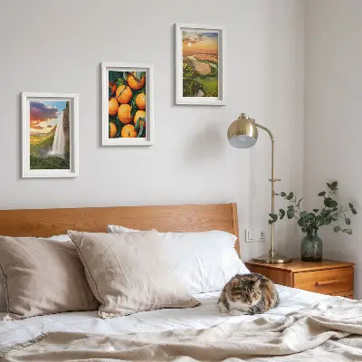 Pakke med billeder og rammer vandfald, bjergappelsiner og italiensk landskab med solnedgang