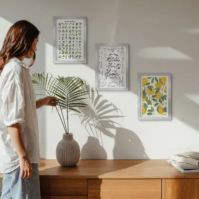 Moderne billedsæt med motiver af urter, køkkenskilt og malede citroner