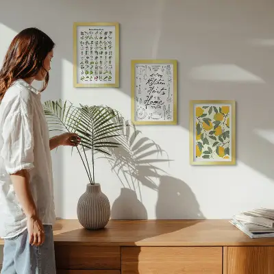 Moderne billedsæt med motiver af urter, køkkenskilt og malede citroner