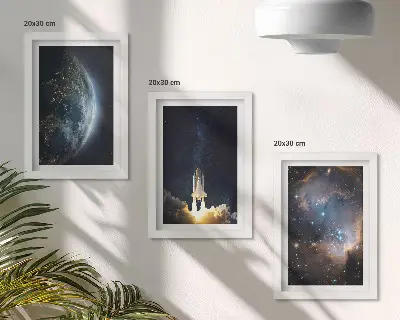 Pakke med billeder og rammer med motiver af rummet, jorden, raketter, galakser og stjernehimmel