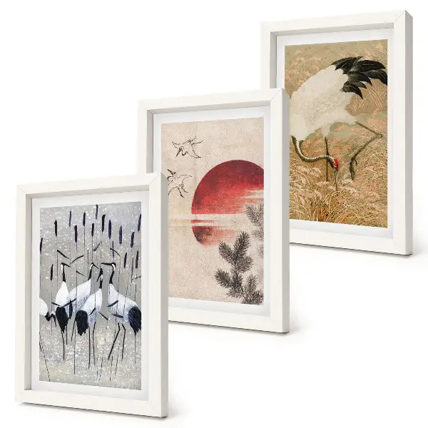 Billedvæg med japanske traneillustrationer i japandi-landskabsstil