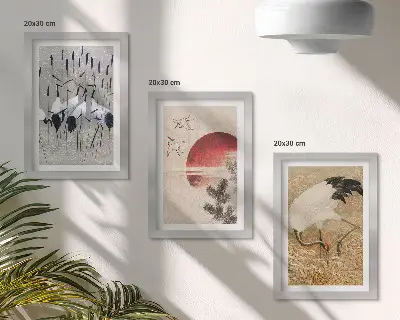 Billedvæg med japanske traneillustrationer i japandi-landskabsstil