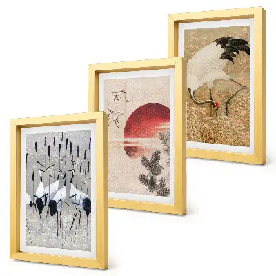 Billedvæg med japanske traneillustrationer i japandi-landskabsstil