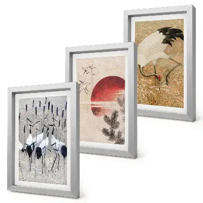Billedvæg med japanske traneillustrationer i japandi-landskabsstil