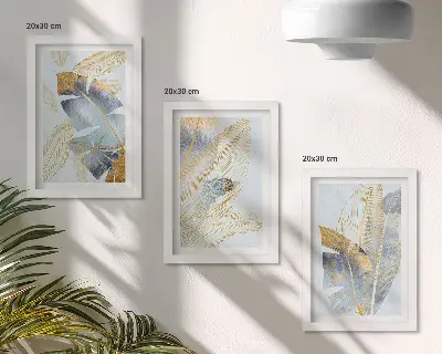 Billedvæg med blade i blå og beige nuancer på lys baggrund