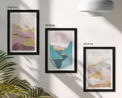Billedvæg med abstrakte landskaber af bjerge og sol