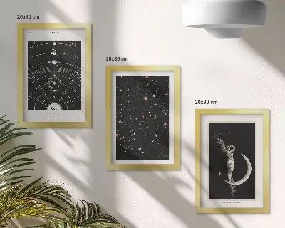 Billedvæg med motiv af Solsystemet og galakse med månefigurer