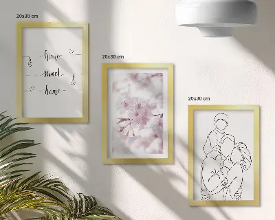 Billedvæg med blomster og familie i minimalistisk design