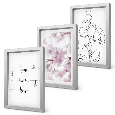 Billedvæg med blomster og familie i minimalistisk design