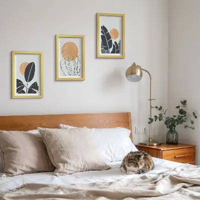 Billedvæg plantemønster med store sole i minimalistisk stil