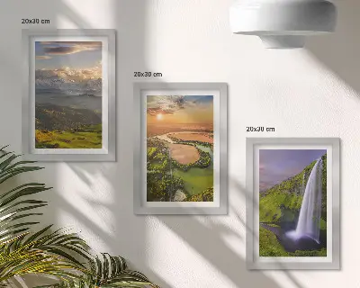 Moderne billedsæt med motiv af bjergflod og vandfald i naturen