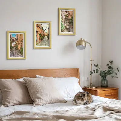 Billedvæg med charmerende gader og blomster i italiensk atmosfære