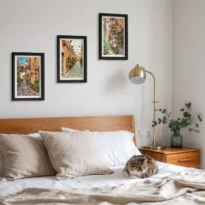 Billedvæg med charmerende gader og blomster i italiensk atmosfære