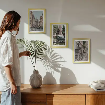 Billedsæt moderne motiv med rolig udsigt over byens bygninger