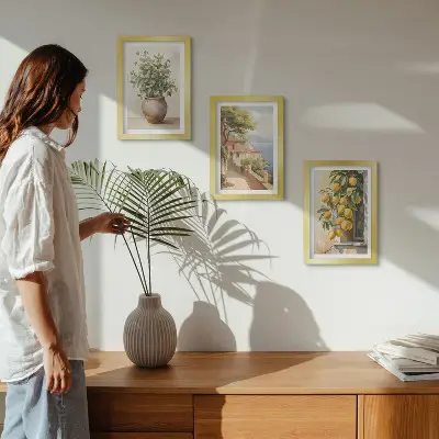Moderne billedsæt med motiv af blomster i en vase, havudsigt og citroner