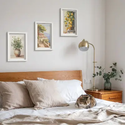 Moderne billedsæt med motiv af blomster i en vase, havudsigt og citroner