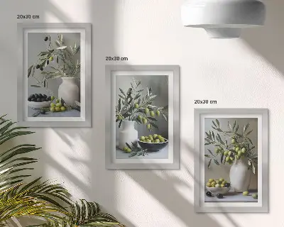 Moderne billedsæt med oliven i vaser med grene på en grå baggrund