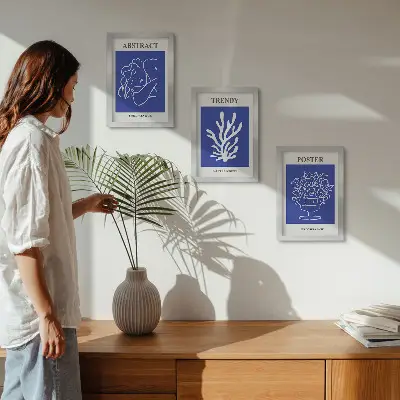 Billedvæg med stilfulde blå Henri Matisse plakater