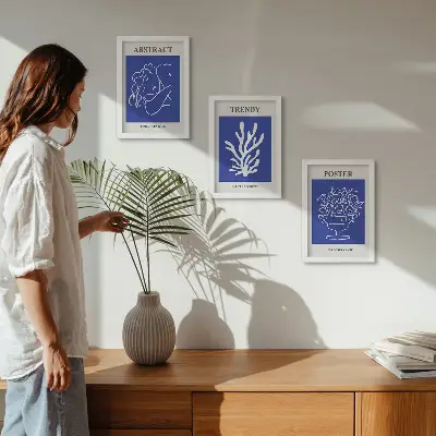 Billedvæg med stilfulde blå Henri Matisse plakater