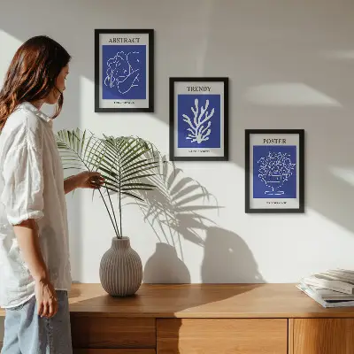 Billedvæg med stilfulde blå Henri Matisse plakater