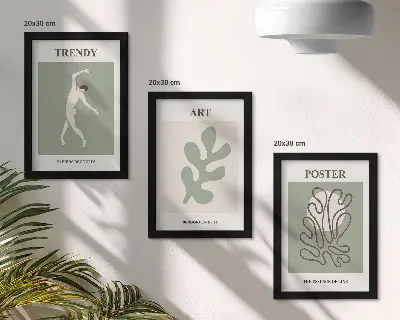 Billedvæg med abstrakte figurer og plantemotiver i dæmpede farver