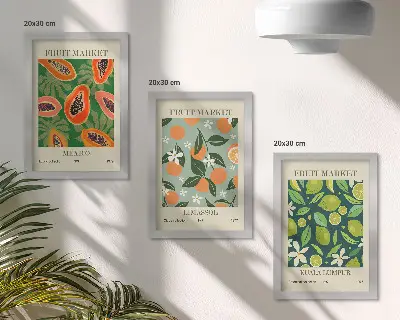Billedvæg med vintage plakater af frugtmønstre