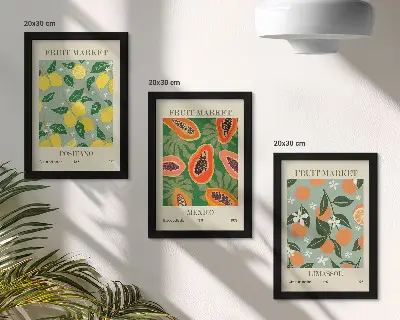 Pakke med billeder og rammer frugtplakater med citroner, papayaer, mandariner og blomster