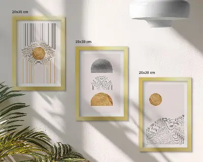 Billedvæg med abstrakte former i beige og grå nuancer med rammer
