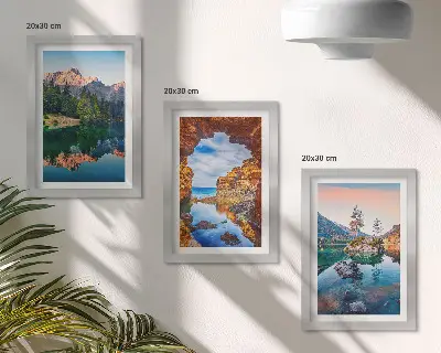 Billed- og rammesæt bjergsøer med refleksioner i vandet og klipper
