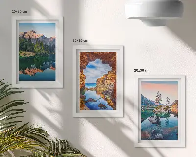 Billed- og rammesæt bjergsøer med refleksioner i vandet og klipper