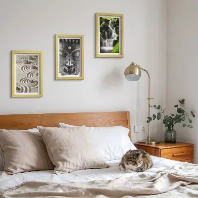 Billedvæg med fredfyldt naturmotiv af sten, vandfald og Buddha