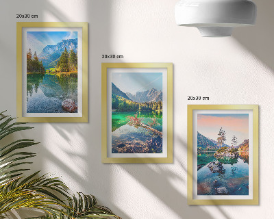 Moderne billedsæt Bjergsøer med vand og omkringliggende naturlandskaber