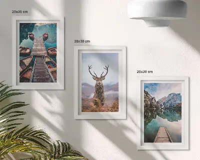 Moderne billedsæt med motiv af sø, både, hjorte og bjerglandskab