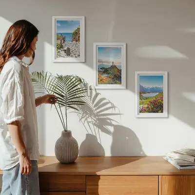 Moderne billedsæt med udsigt over fyrtårnsstranden, bjergene og blomsterne