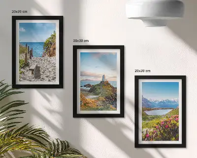 Moderne billedsæt med udsigt over fyrtårnsstranden, bjergene og blomsterne