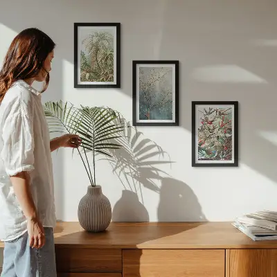 Moderne billedsæt med motiv af tropiske planter og farverige fugle i naturen