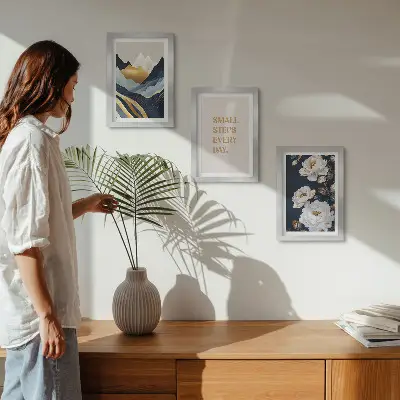 Moderne billedsæt med abstrakte bjergblomster og inspirerende bogstaver