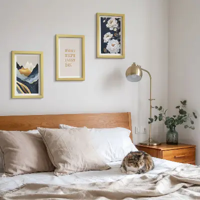 Moderne billedsæt med abstrakte bjergblomster og inspirerende bogstaver
