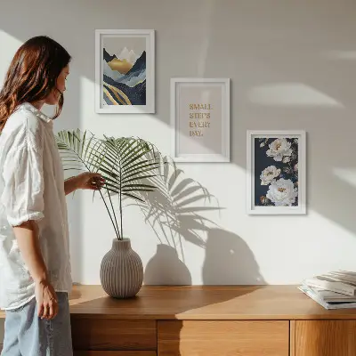 Moderne billedsæt med abstrakte bjergblomster og inspirerende bogstaver