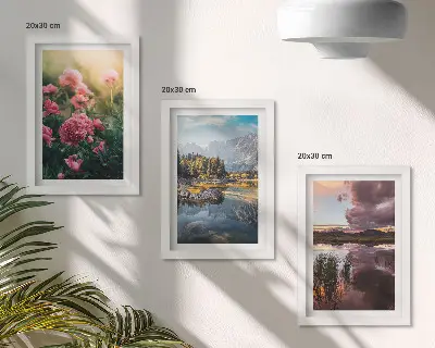 Moderne billedsæt med motiver af blomster i haven, bjerge og en rolig vandoverflade