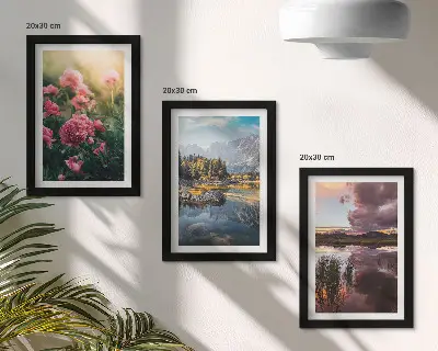 Moderne billedsæt med motiver af blomster i haven, bjerge og en rolig vandoverflade