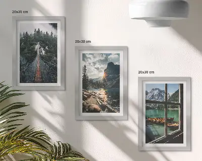 Billedvæg med motiv af bro i skovsøen med både og bjergudsigt