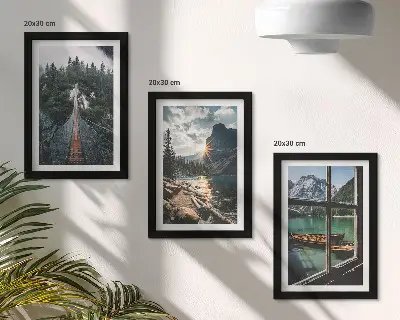 Billedvæg med motiv af bro i skovsøen med både og bjergudsigt