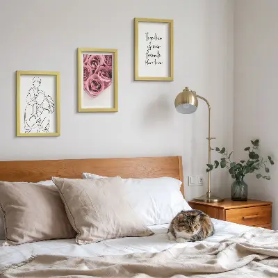 Billeder og rammer med familie lineart rose buketter med indskrift hjem