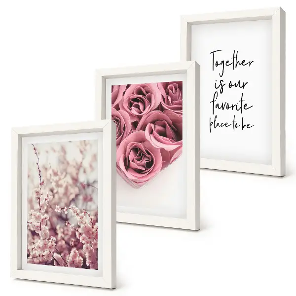 Billedvæg med motiv af blomster, rosenbuketter og hjemmelavet indskrift