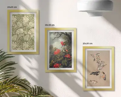 Billedvæg med motiv af blomster og fugle i naturlige omgivelser