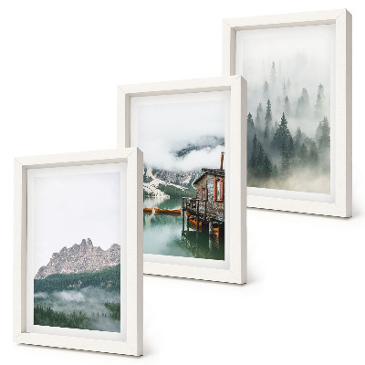 Billedvæg Bjerge, sø, sommerhus og tåge i skoven