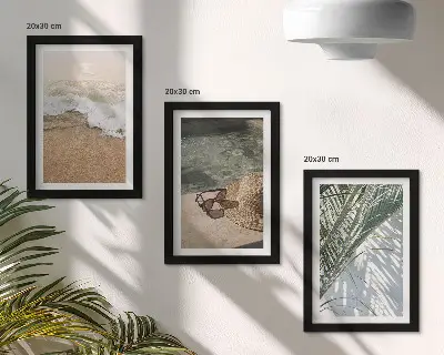 Moderne billedsæt med motiv af strandhat og solbriller på blade