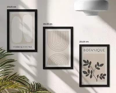 Billedvæg med boho-plakater og abstrakte plantemotiver