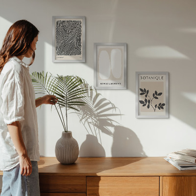 Billedvæg Blomstermønstre og minimalistiske linjer i neutrale farver